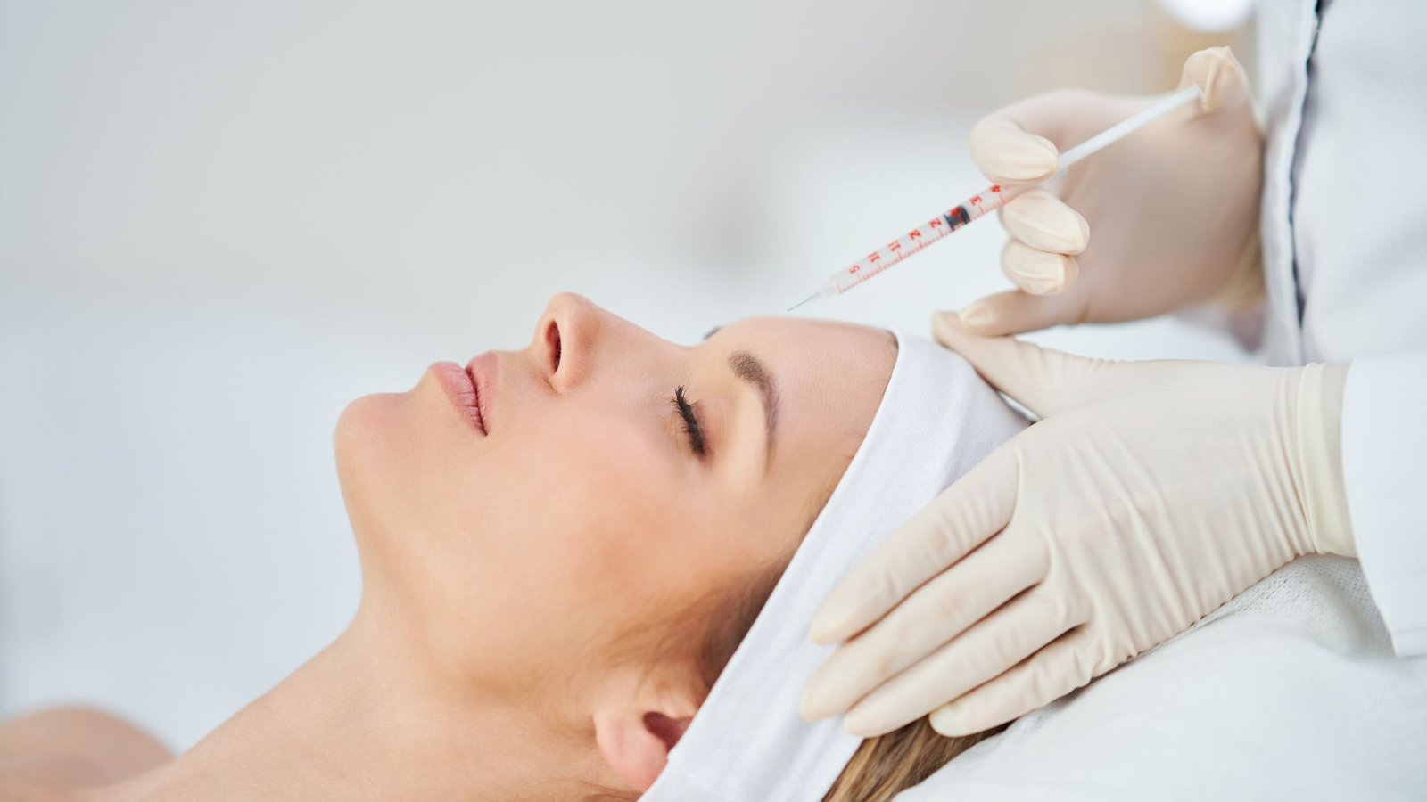 Saiba quando optar por botox ou preenchimento facial e descubra qual é o ideal para realçar sua beleza com segurança em Ribeirão Preto.